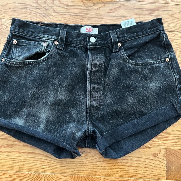 Levi shorts - Picture 2 of 8